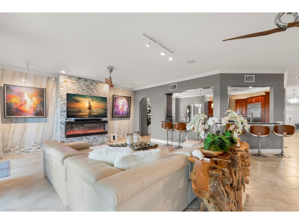 657 Saxony Boulevard Saint Petersburg FL 33716 TB8440826 image19