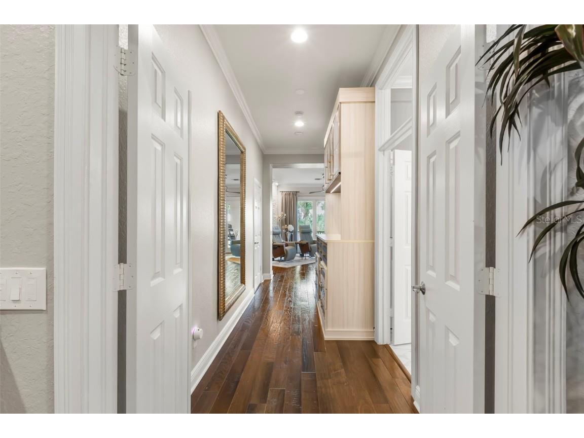 657 Saxony Boulevard Saint Petersburg FL 33716 TB8440826 image39