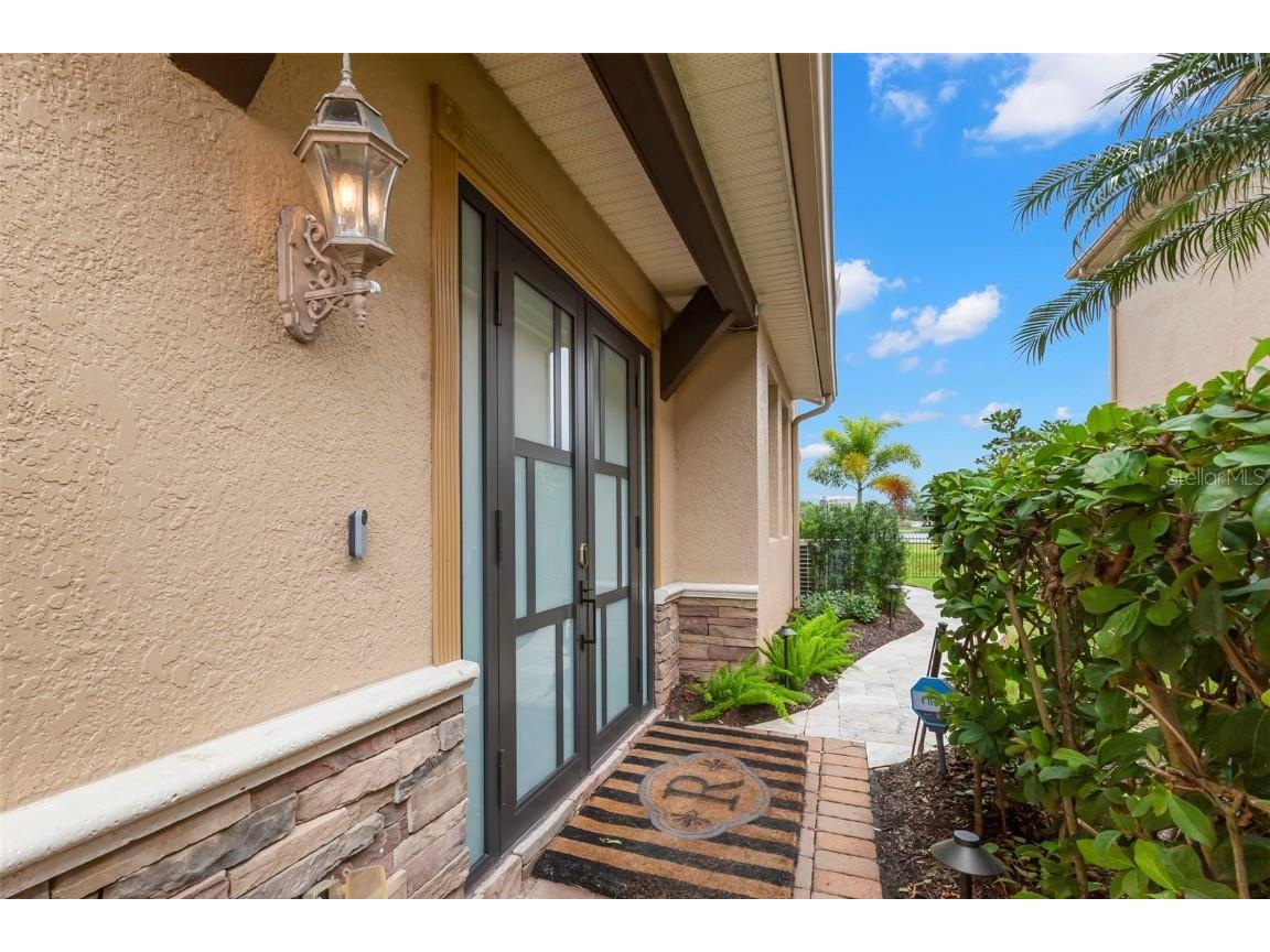 657 Saxony Boulevard Saint Petersburg FL 33716 TB8440826 image4