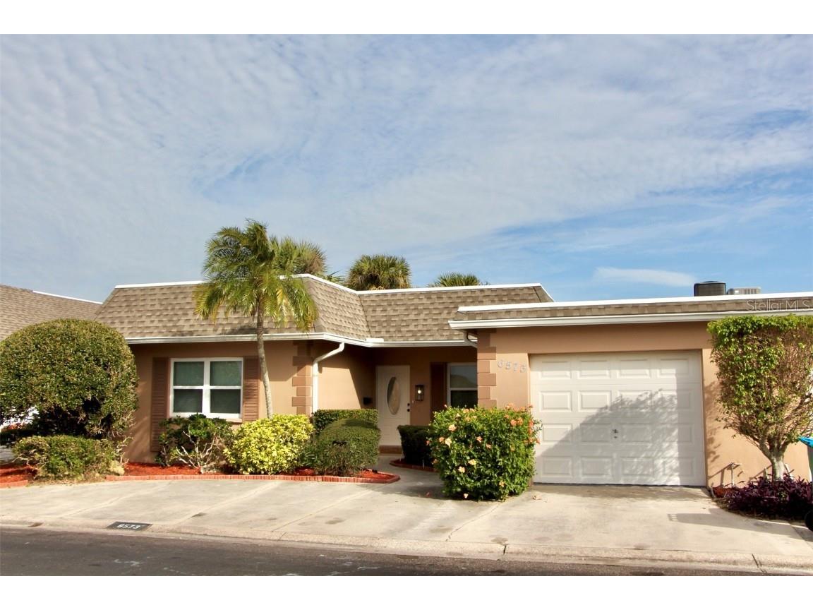 6573 Grand Bahama Drive #1 Largo FL 33777 U8228228 image1