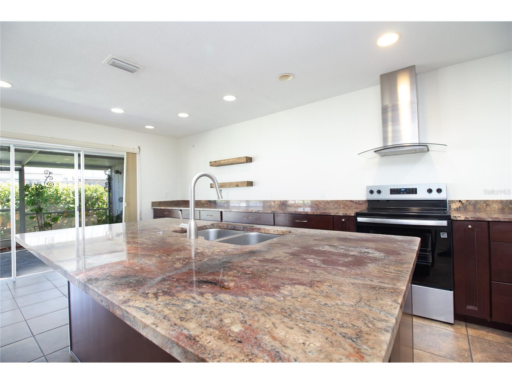 6575 Green Valley Drive Seminole FL 33777 TB8470303 image6