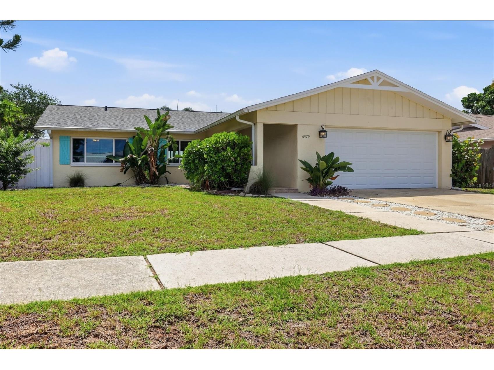 6579 Mauna Loa Boulevard Sarasota FL 34241 A4685839 image1