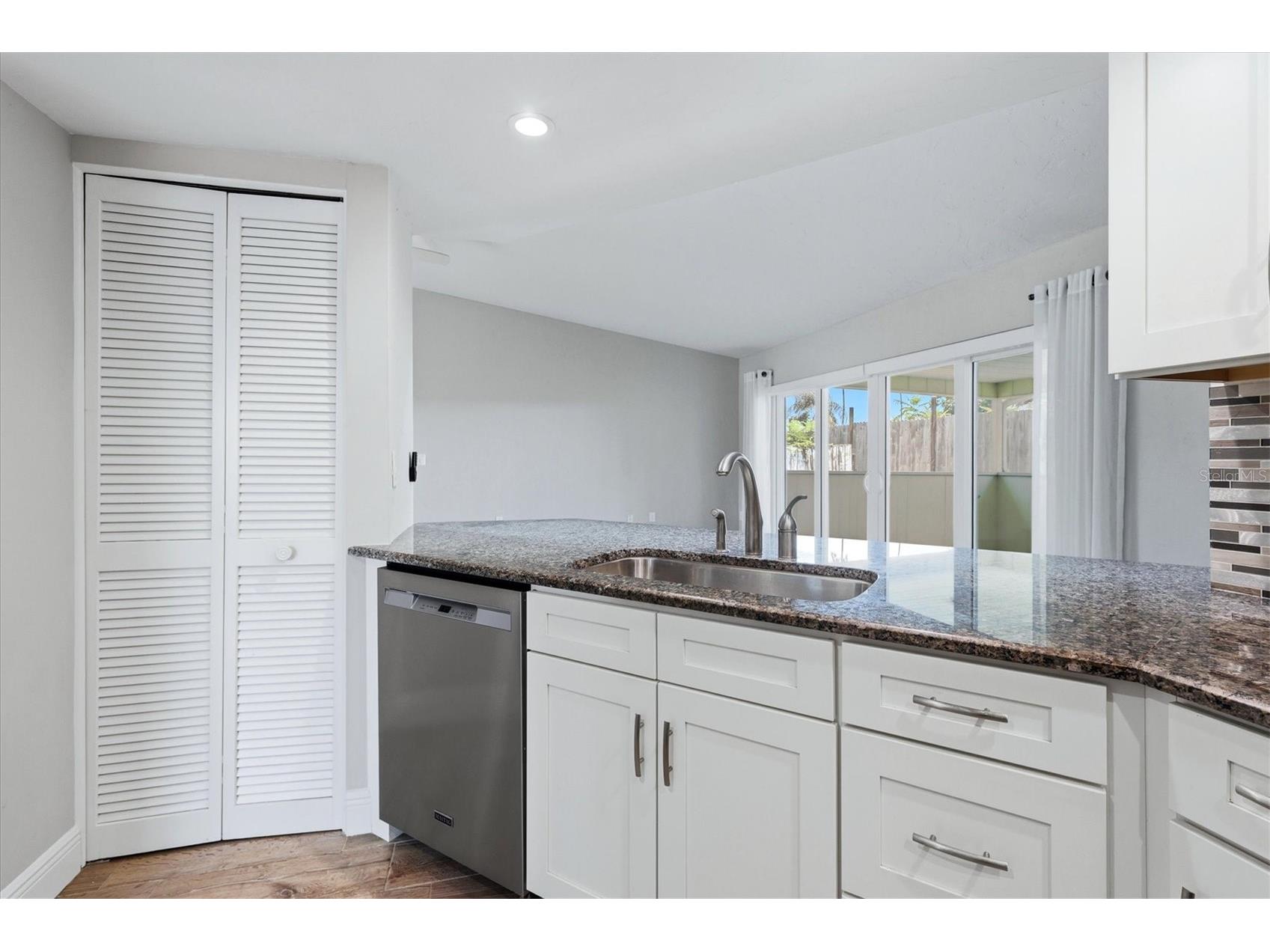 6579 Mauna Loa Boulevard Sarasota FL 34241 A4685839 image20