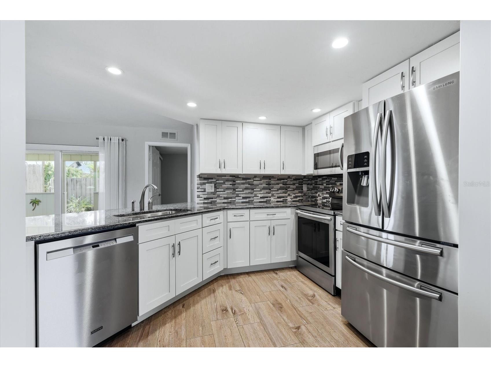 6579 Mauna Loa Boulevard Sarasota FL 34241 A4685839 image3