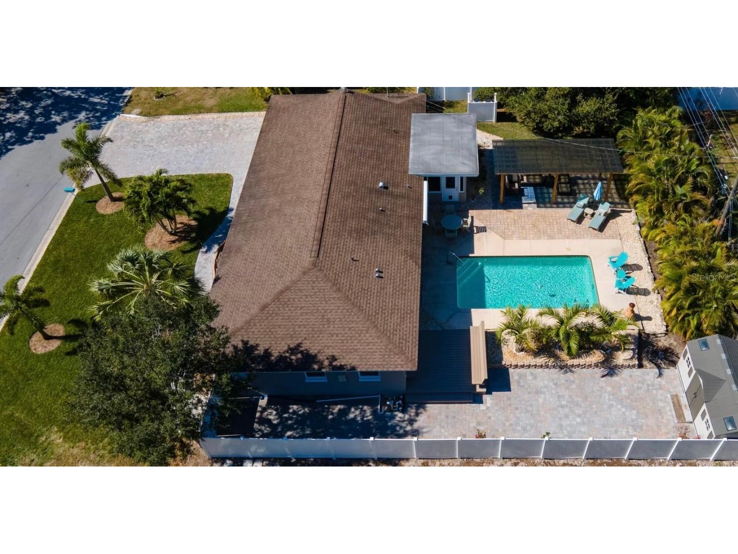 658 Jacaranda Street Dunedin FL 34698 U8190160 image1