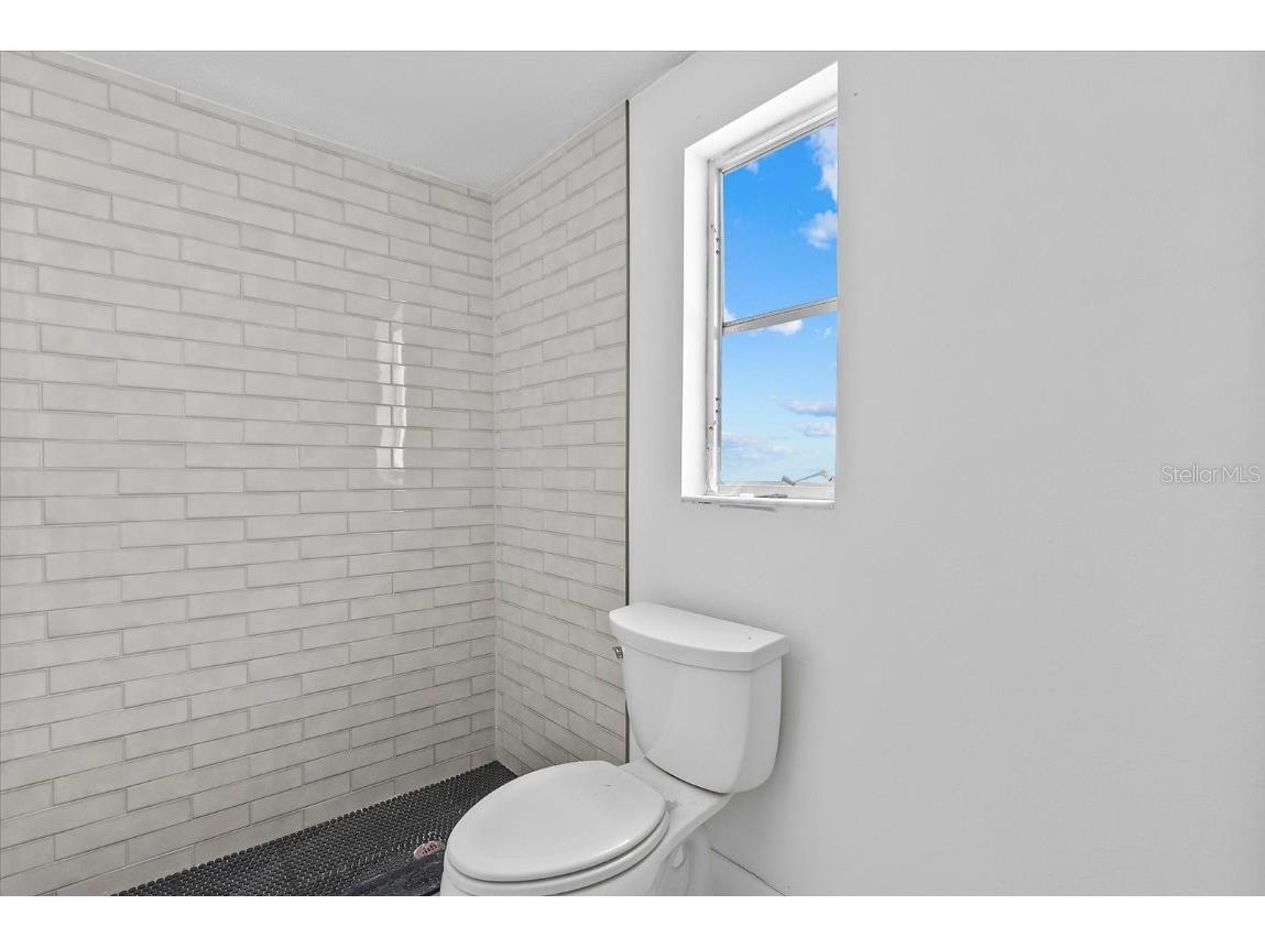 658 Spanish Drive S #108 Longboat Key FL 34228 - SARASOTA BAY/GULF OF AMERICA A4664442 image11