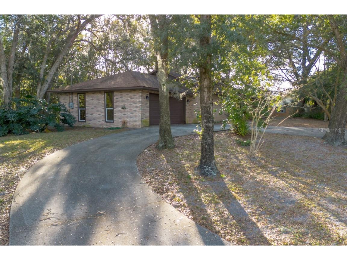 658 Swarthmore Drive Deland FL 32724 V4933863 image1