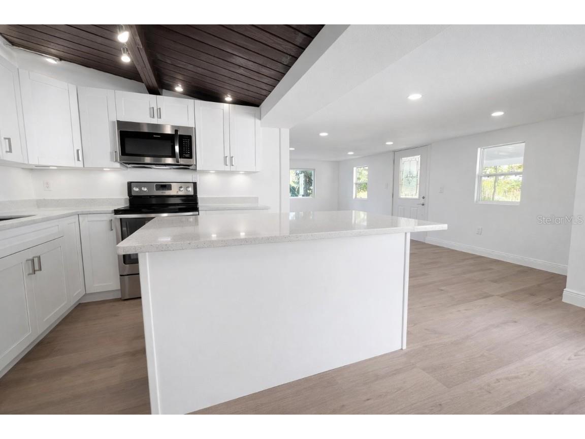 6580 10th Avenue Terrace S Saint Petersburg FL 33707 TB8457161 image2