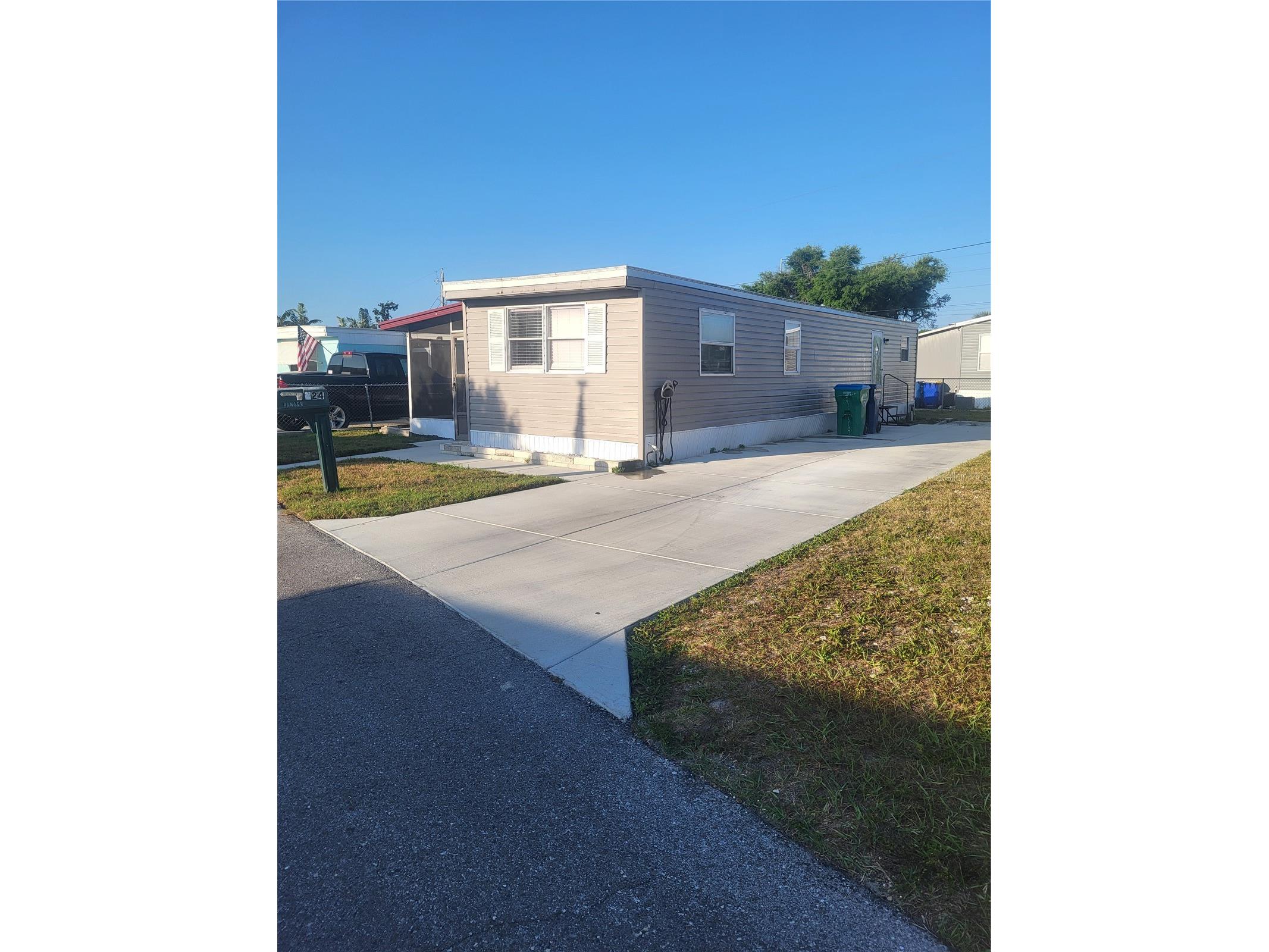 6580 Seminole Boulevard #424 Seminole FL 33772 TB8491562 image1