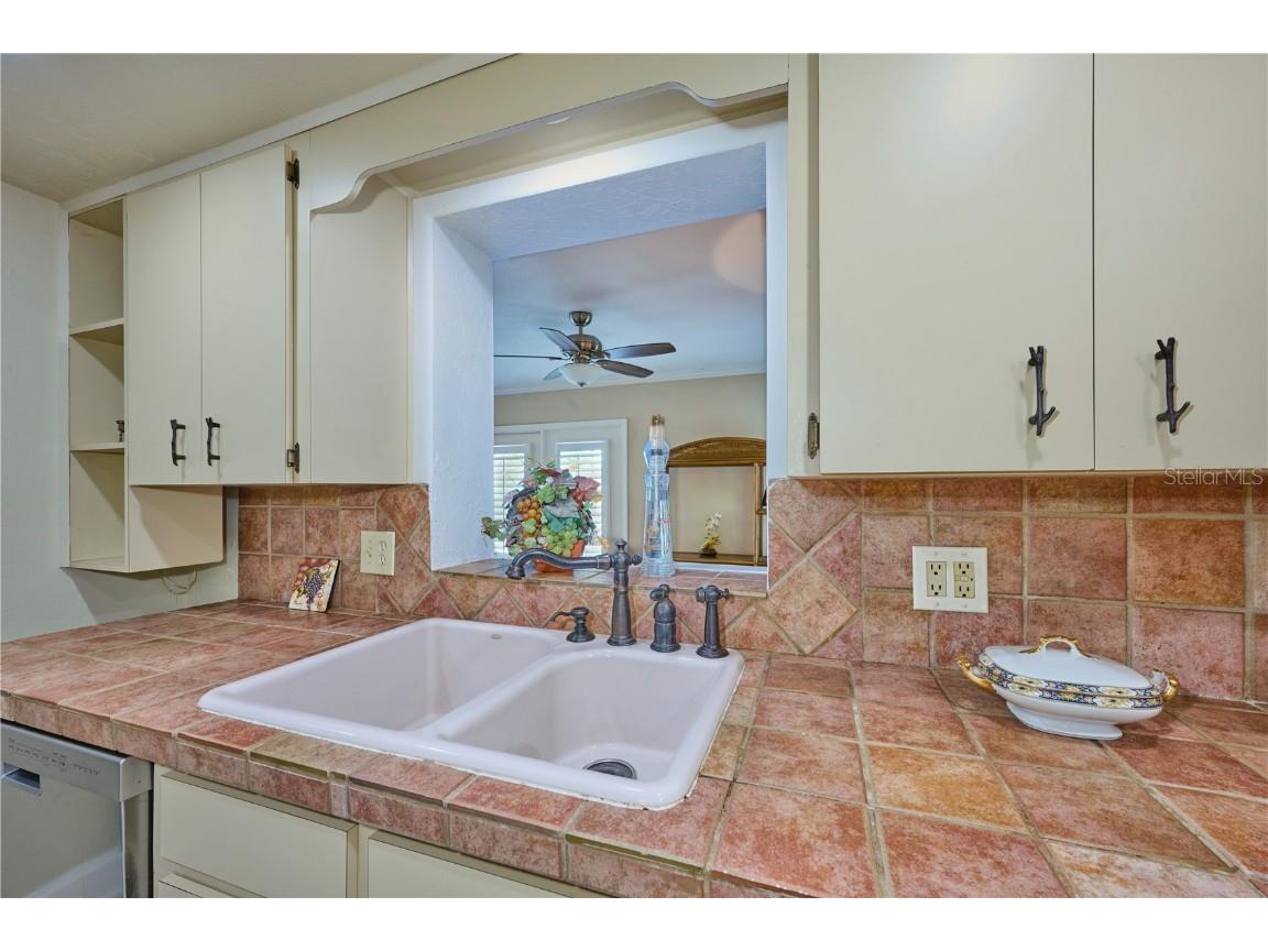 6589 Banyan Drive Indian Lake Estates FL 33855 - LAKE WALK IN WATER TB8370890 image6