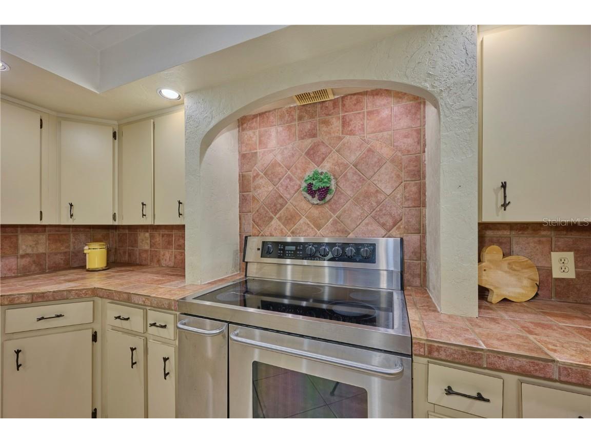 6589 Banyan Drive Indian Lake Estates FL 33855 - LAKE WALK IN WATER TB8370890 image7