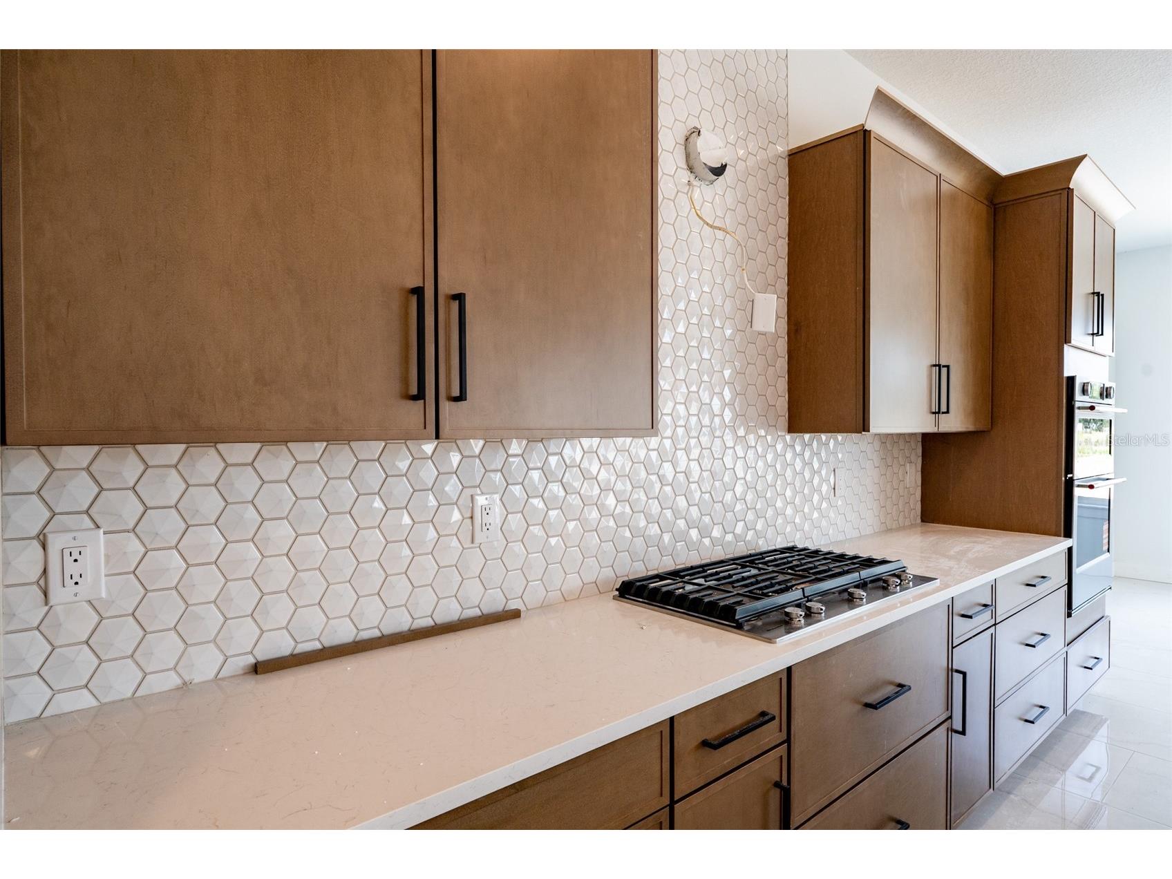 659 Maldives Trail Sarasota FL 34234 A4683422 image4