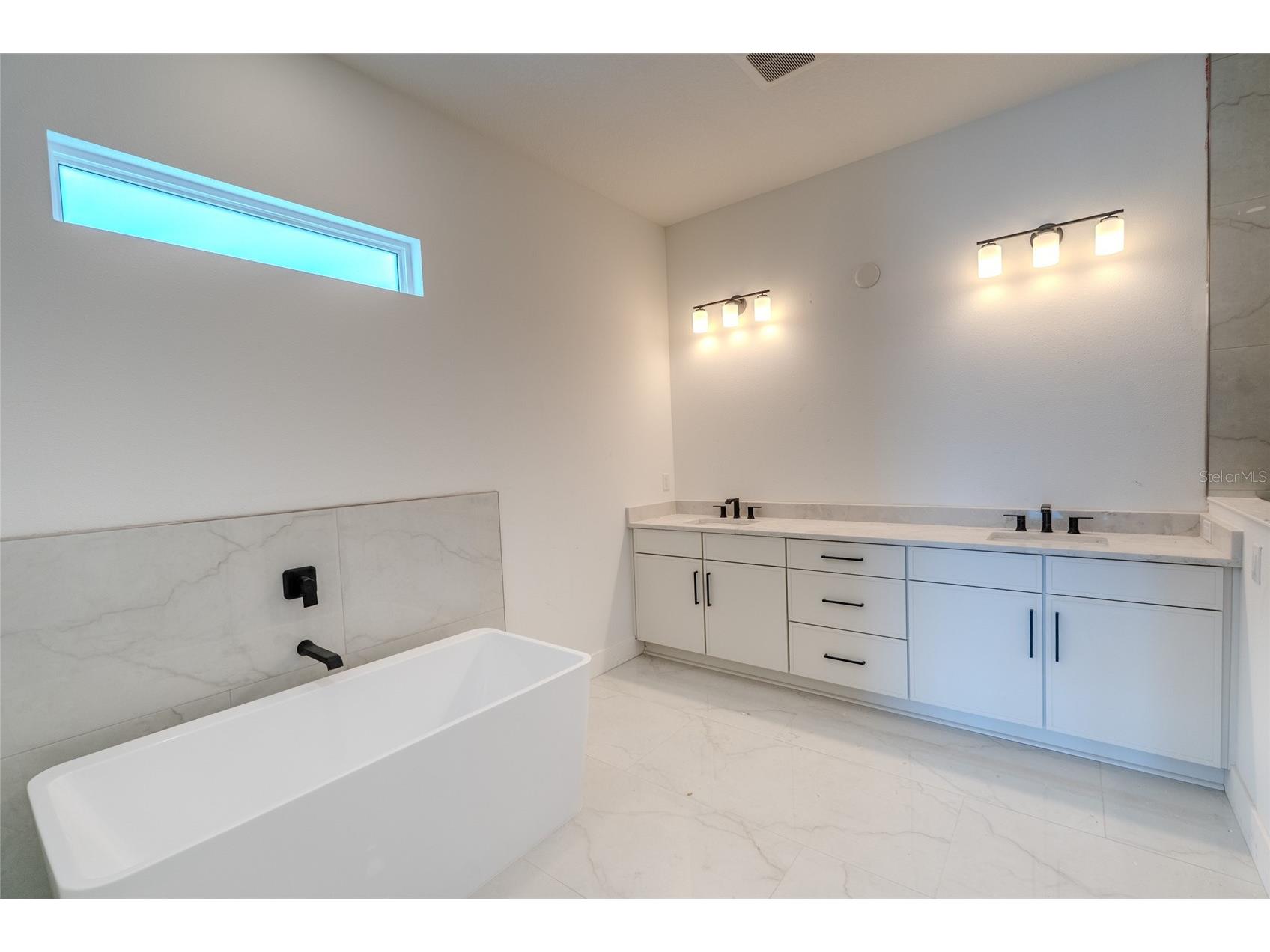 659 Maldives Trail Sarasota FL 34234 A4683422 image7