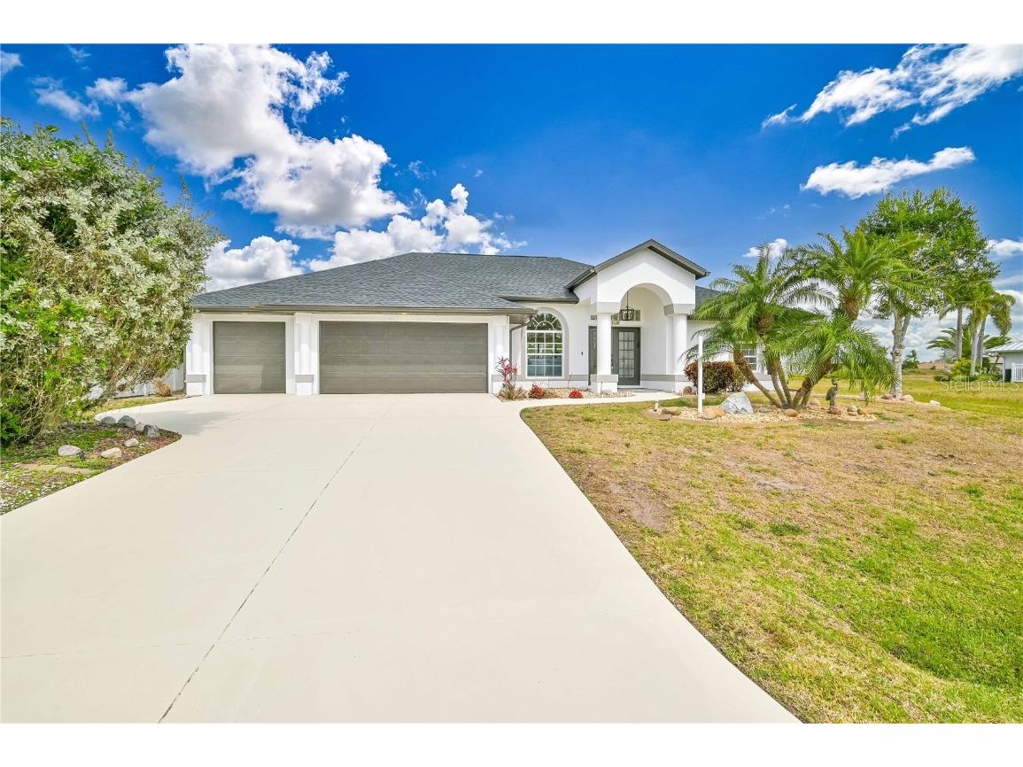 659 Rotonda Circle Rotonda West FL 33947 D6135360 image1