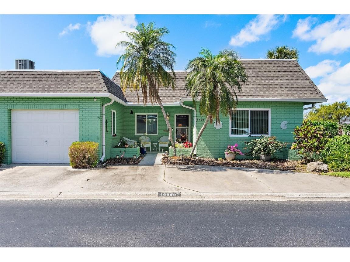 6590 Golden Horseshoe Drive Seminole FL 33777 TB8357199 image1