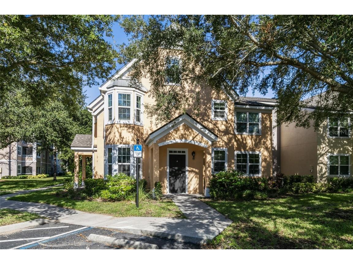 6593 Queens Borough Avenue #102 Orlando FL 32835 O6135126 image1