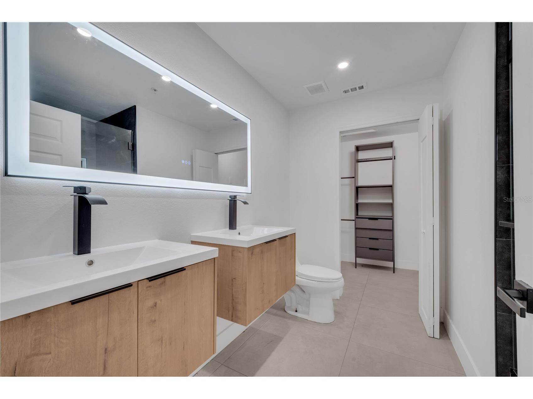 6593 Queens Borough Avenue #202 Orlando FL 32835 O6382951 image4