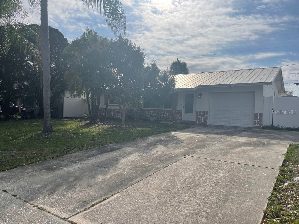 6598 26th Street N Saint Petersburg FL 33702 T3507287 image1
