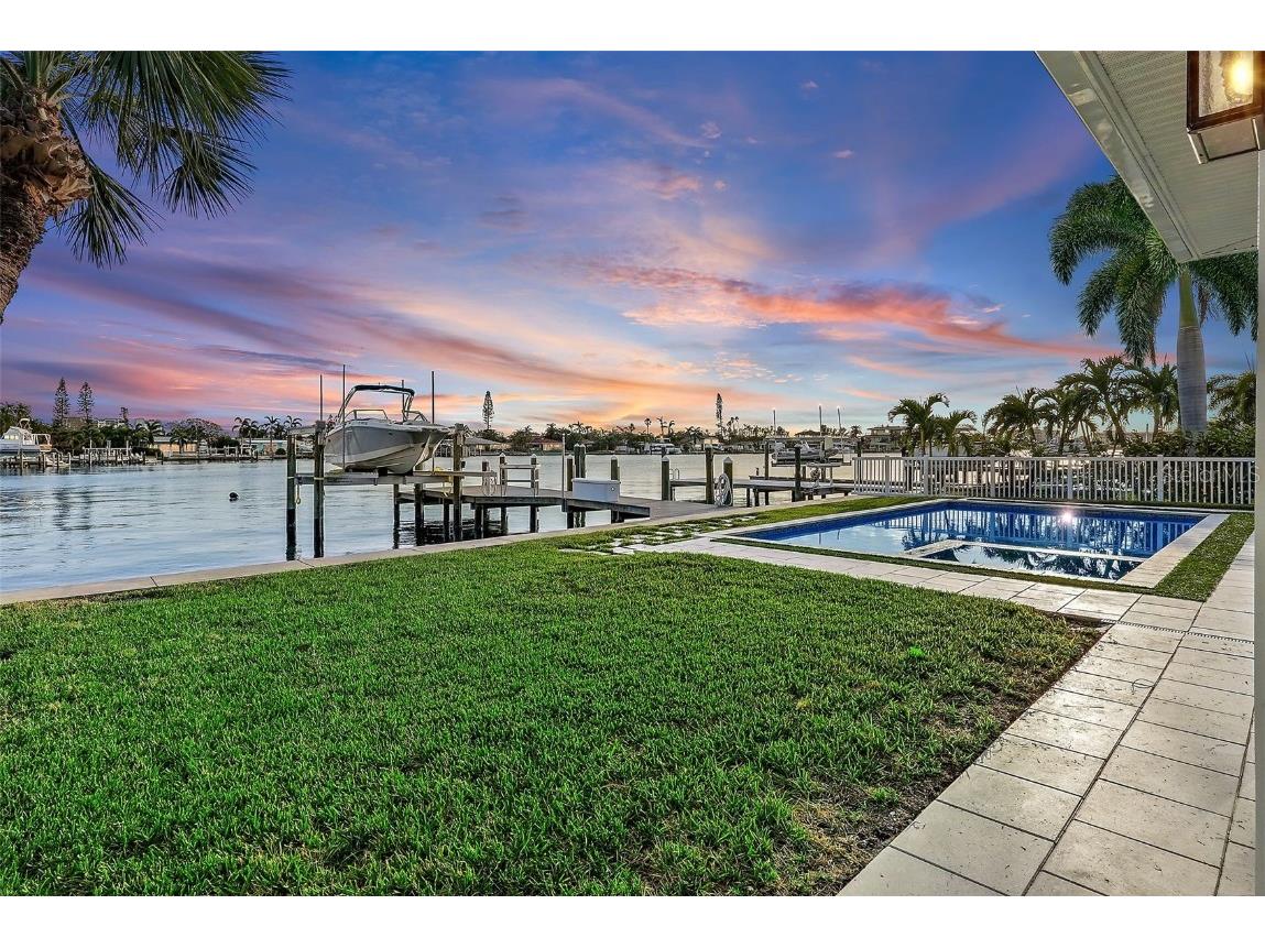 66 Dolphin Drive Treasure Island FL 33706 TB8314022 image1