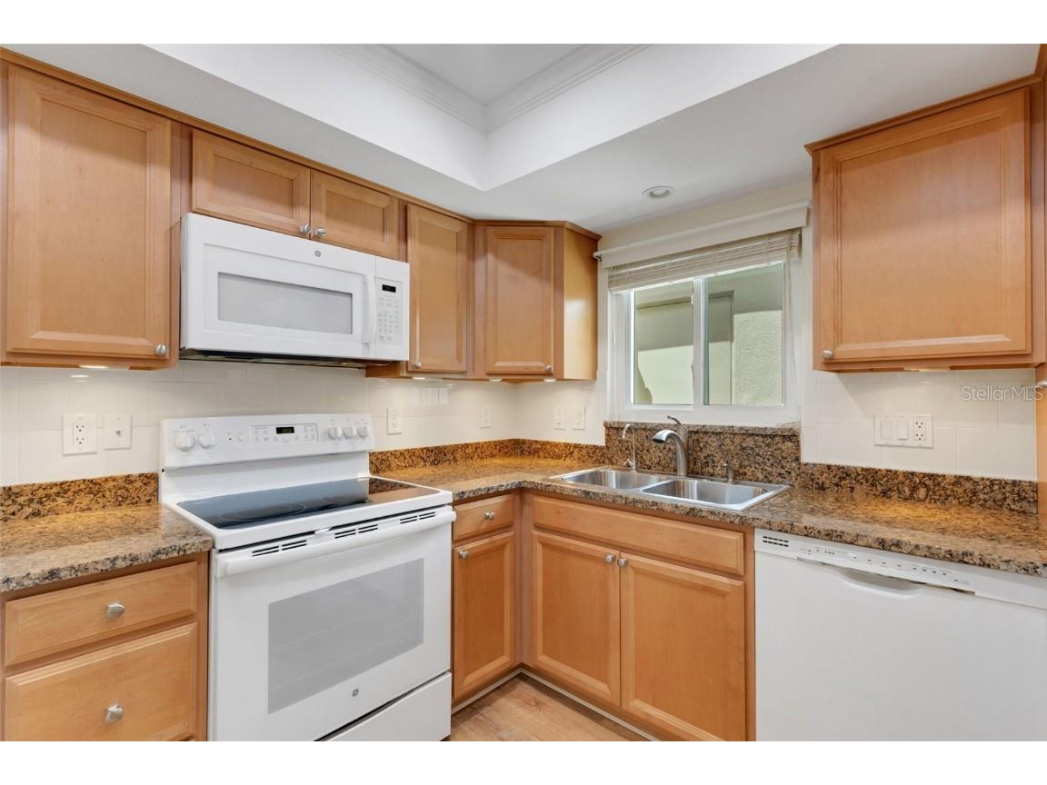 66 Strathmore Boulevard Sarasota FL 34233 A4663179 image2