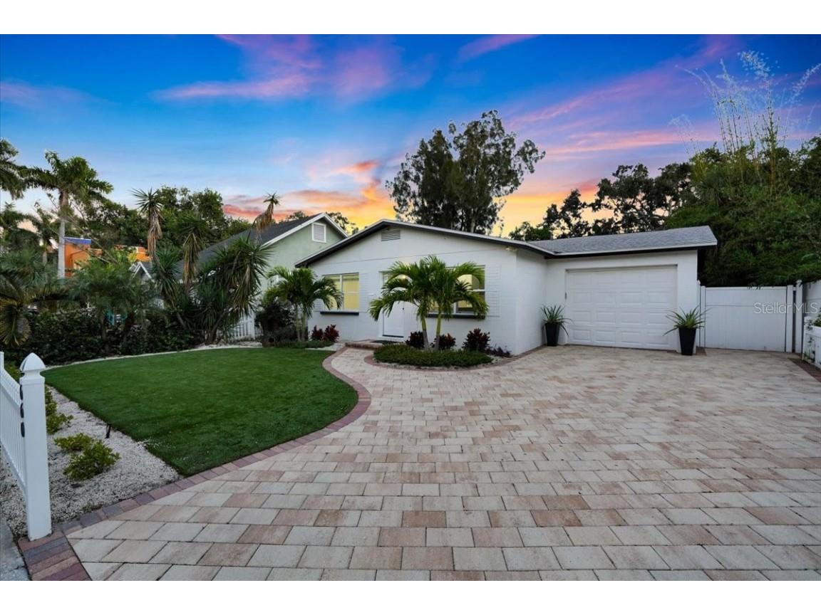 660 14th Avenue S Saint Petersburg FL 33701 A4668582 image1