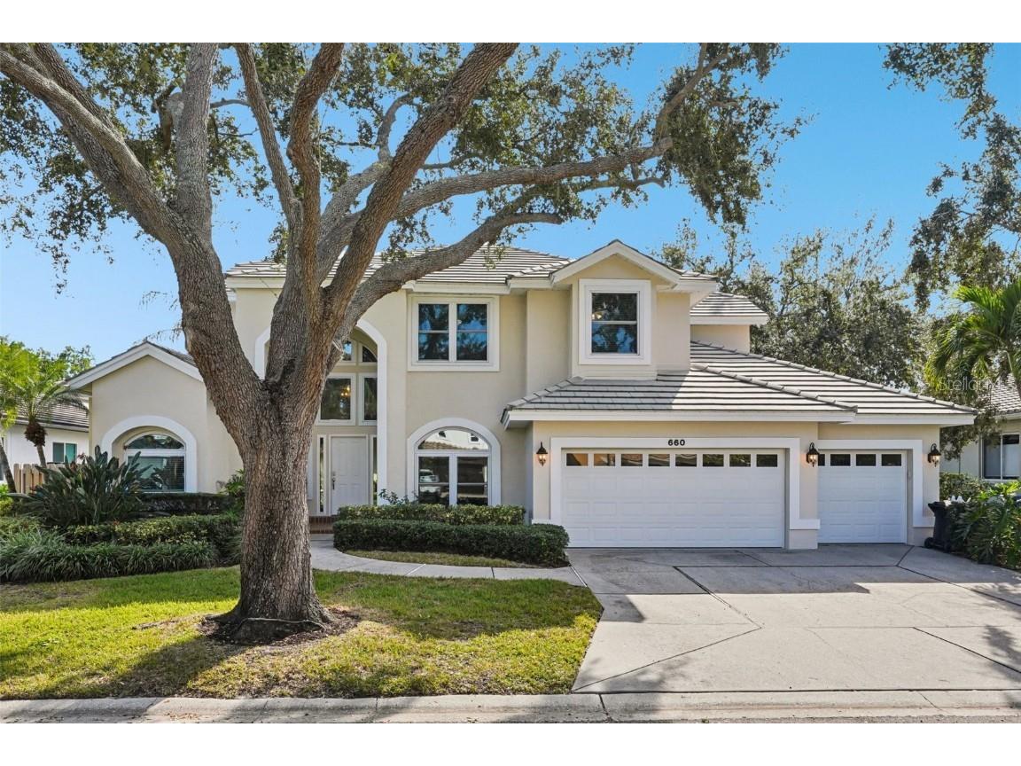 660 Bay Laurel Court NE Saint Petersburg FL 33703 - TAMPA BAY TB8425458 image1