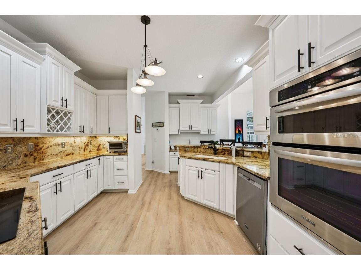 660 Bay Laurel Court NE Saint Petersburg FL 33703 - TAMPA BAY TB8425458 image11