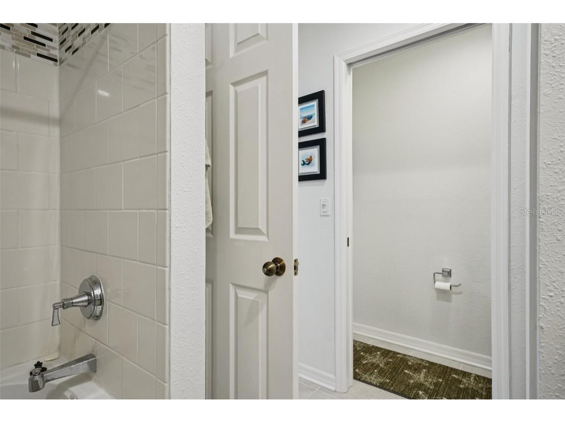 660 Bay Laurel Court NE Saint Petersburg FL 33703 - TAMPA BAY TB8425458 image33