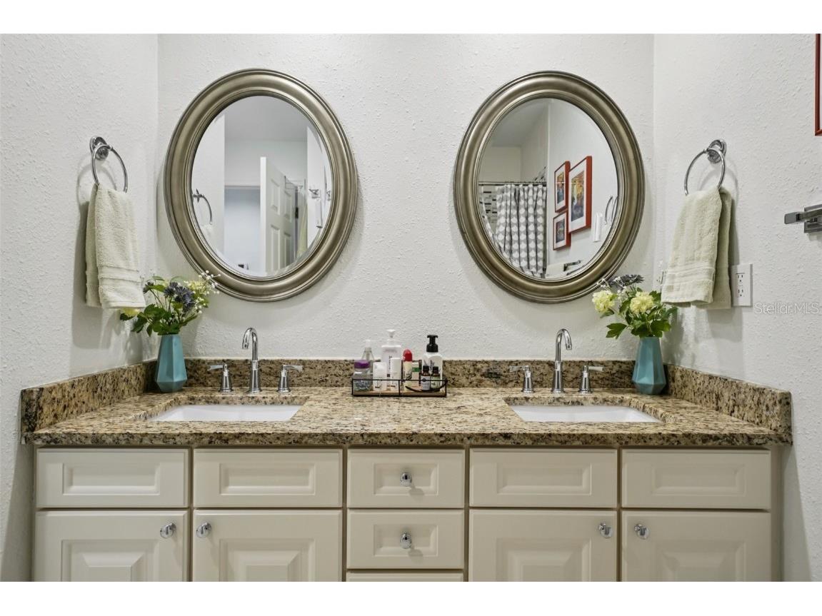 660 Bay Laurel Court NE Saint Petersburg FL 33703 - TAMPA BAY TB8425458 image37