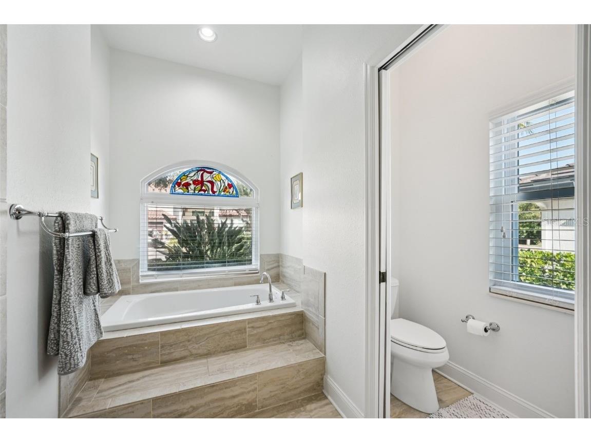 660 Bay Laurel Court NE Saint Petersburg FL 33703 - TAMPA BAY TB8425458 image39