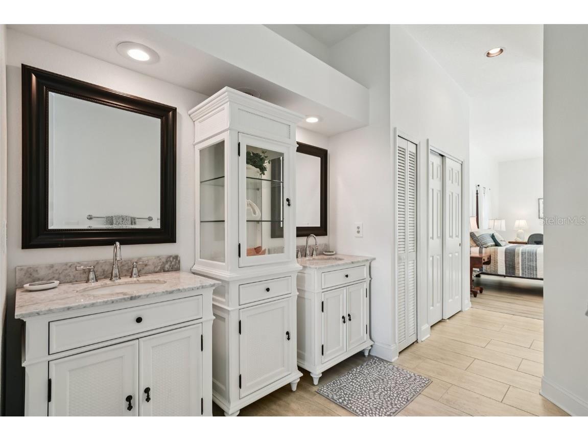 660 Bay Laurel Court NE Saint Petersburg FL 33703 - TAMPA BAY TB8425458 image40