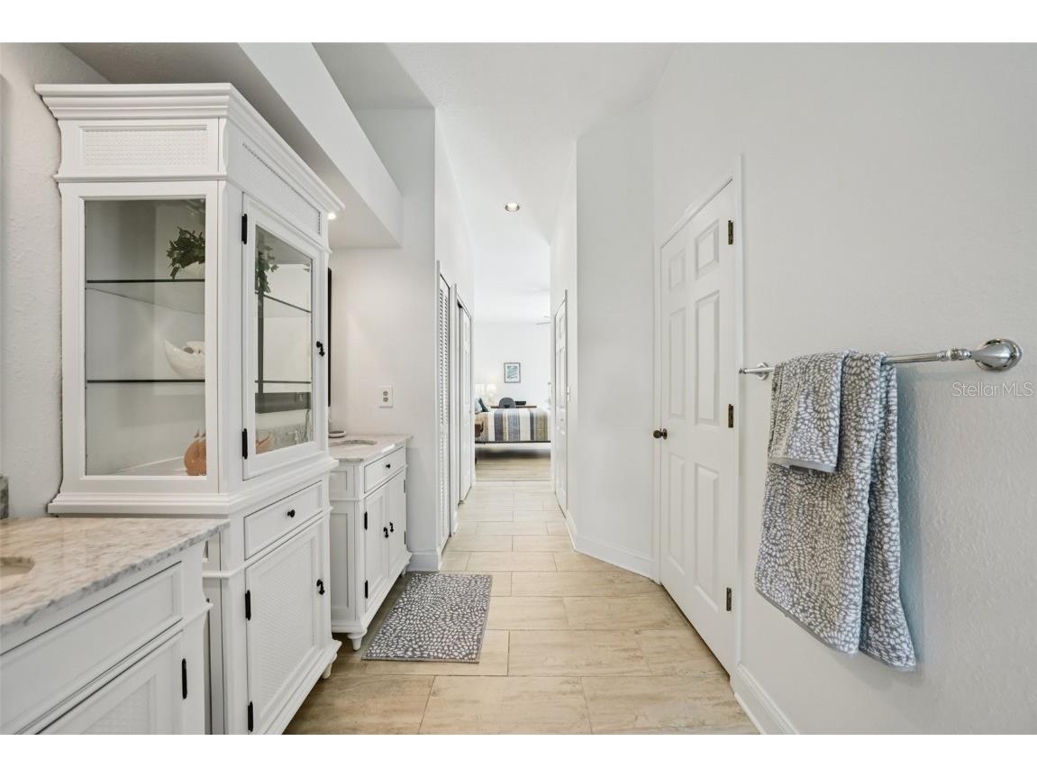 660 Bay Laurel Court NE Saint Petersburg FL 33703 - TAMPA BAY TB8425458 image42