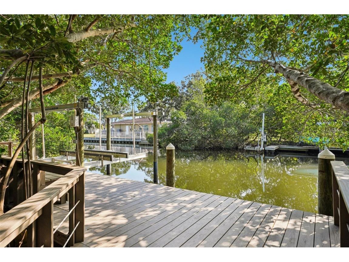 660 Bay Laurel Court NE Saint Petersburg FL 33703 - TAMPA BAY TB8425458 image51