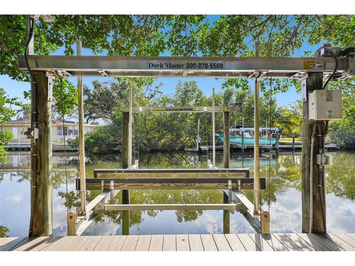 660 Bay Laurel Court NE Saint Petersburg FL 33703 - TAMPA BAY TB8425458 image53