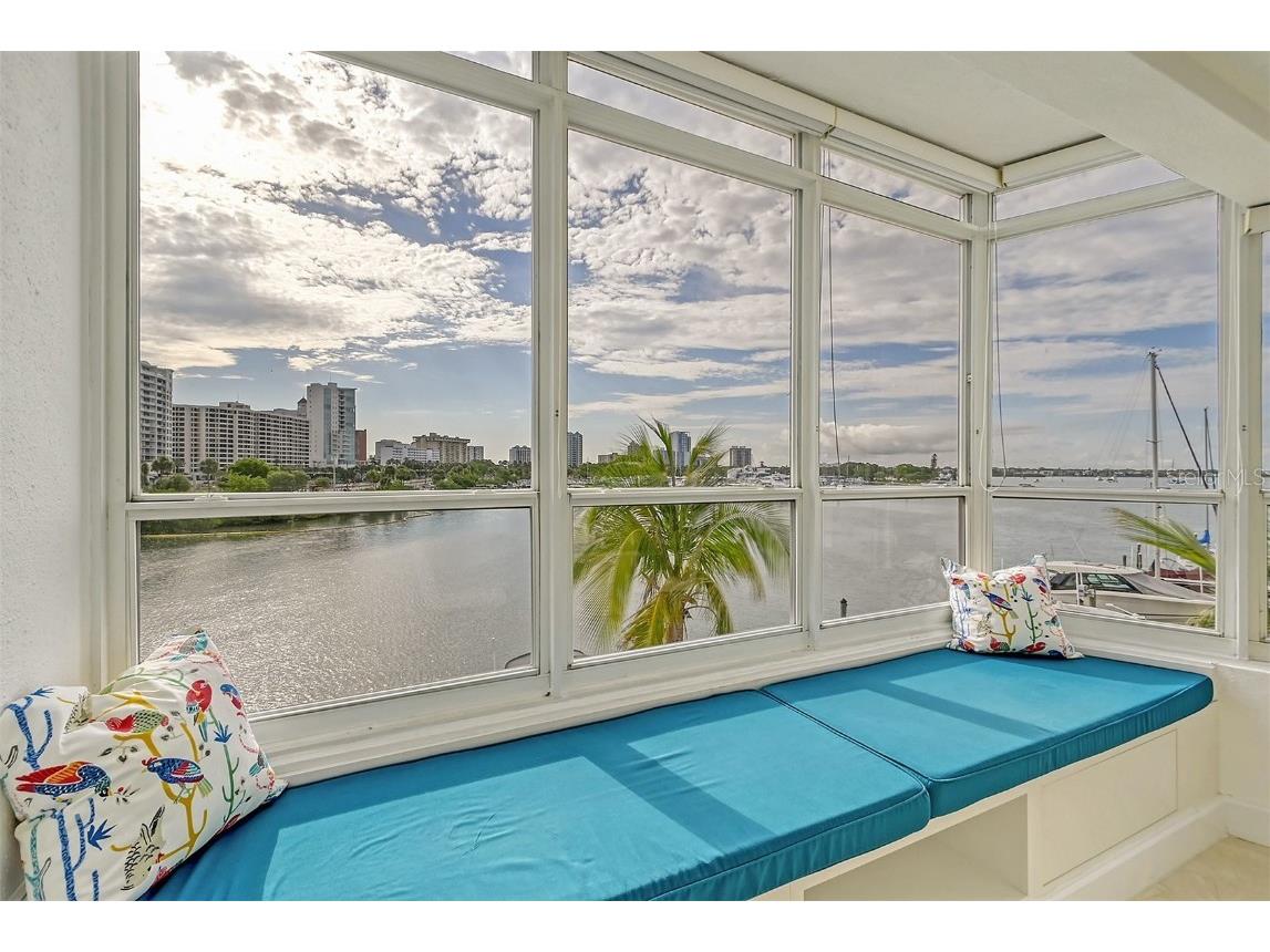 660 Golden Gate Point #32 Sarasota FL 34236 - SARASOTA BAY A4572846 image1