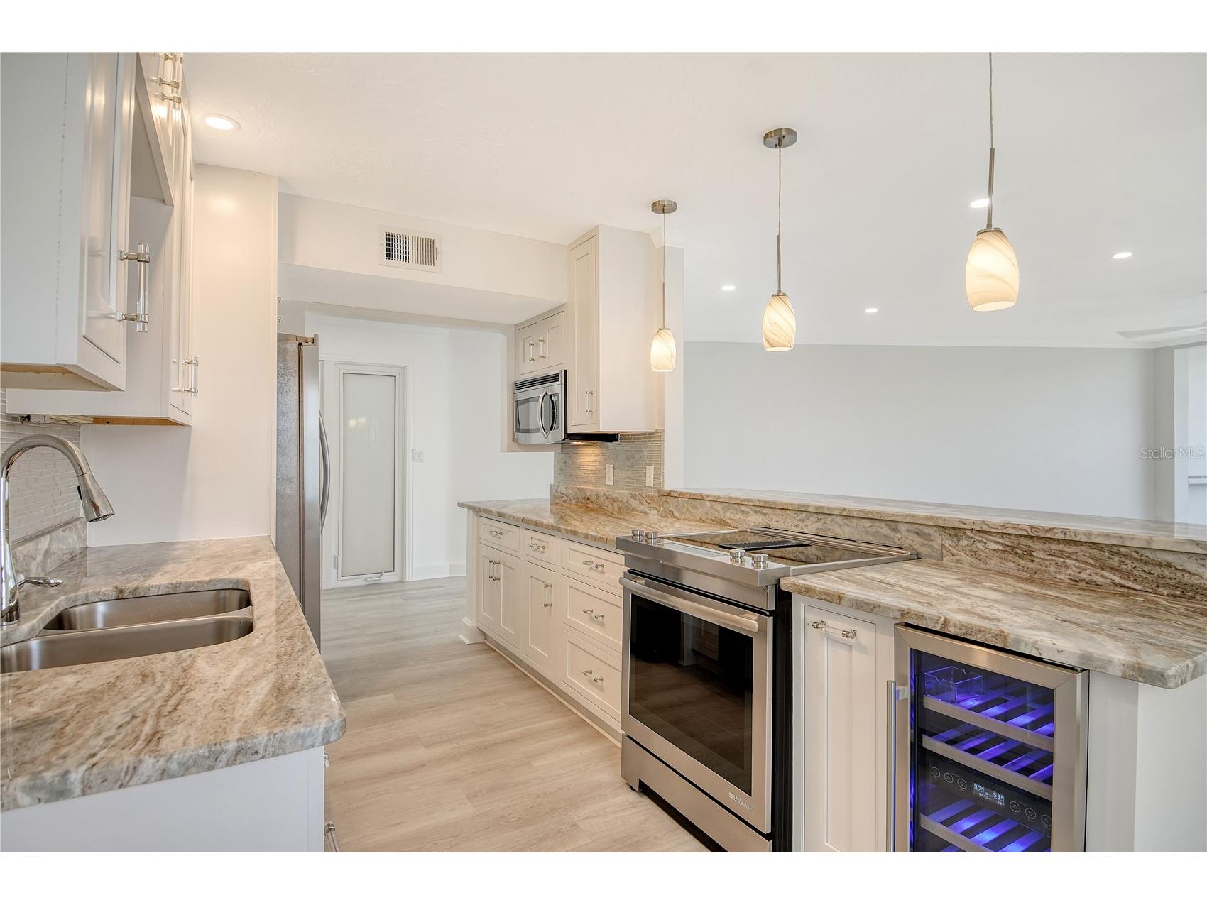 660 Golden Gate Point #32 Sarasota FL 34236 - SARASOTA BAY A4658549 image19