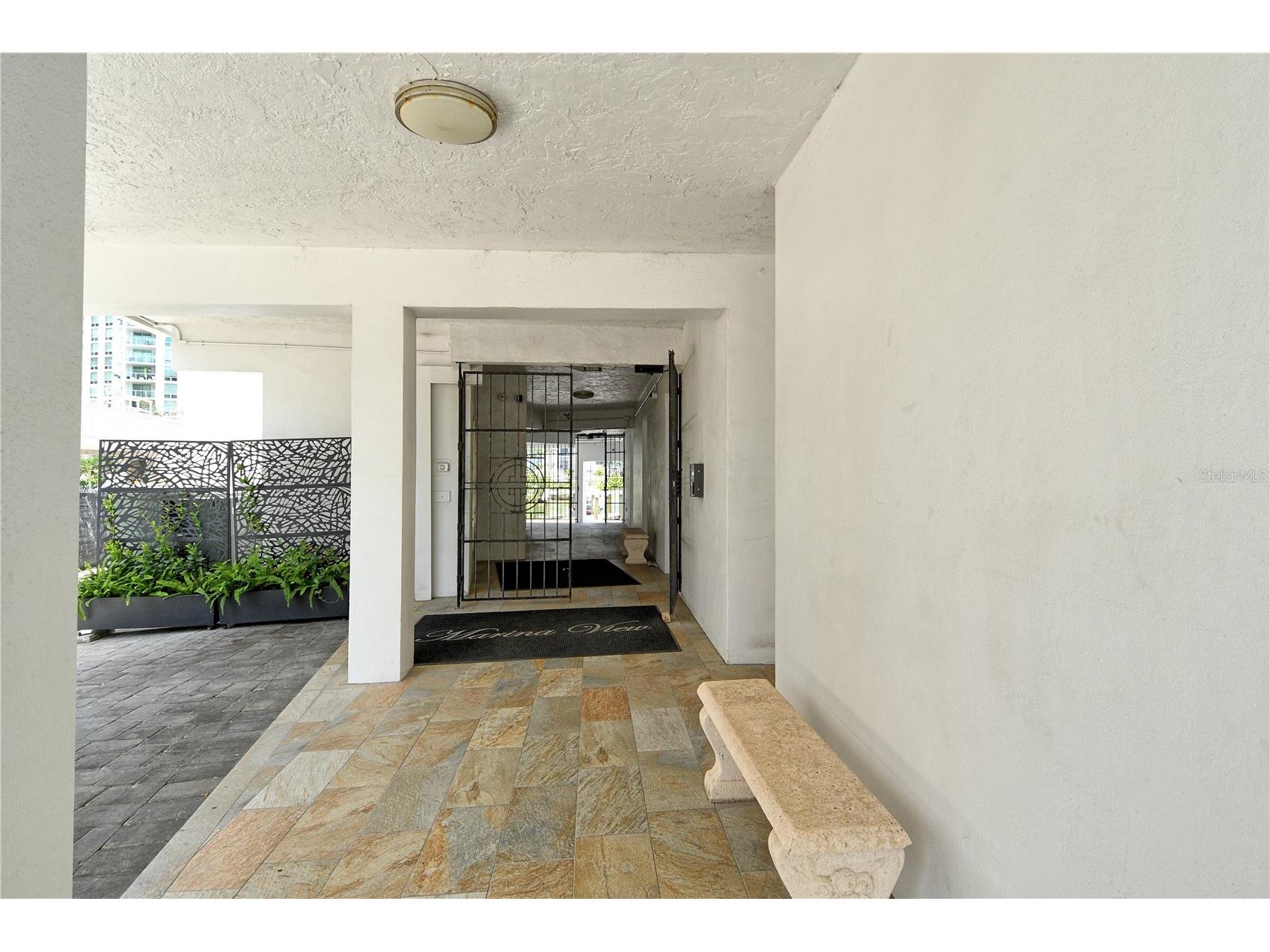 660 Golden Gate Point #32 Sarasota FL 34236 - SARASOTA BAY A4658549 image3