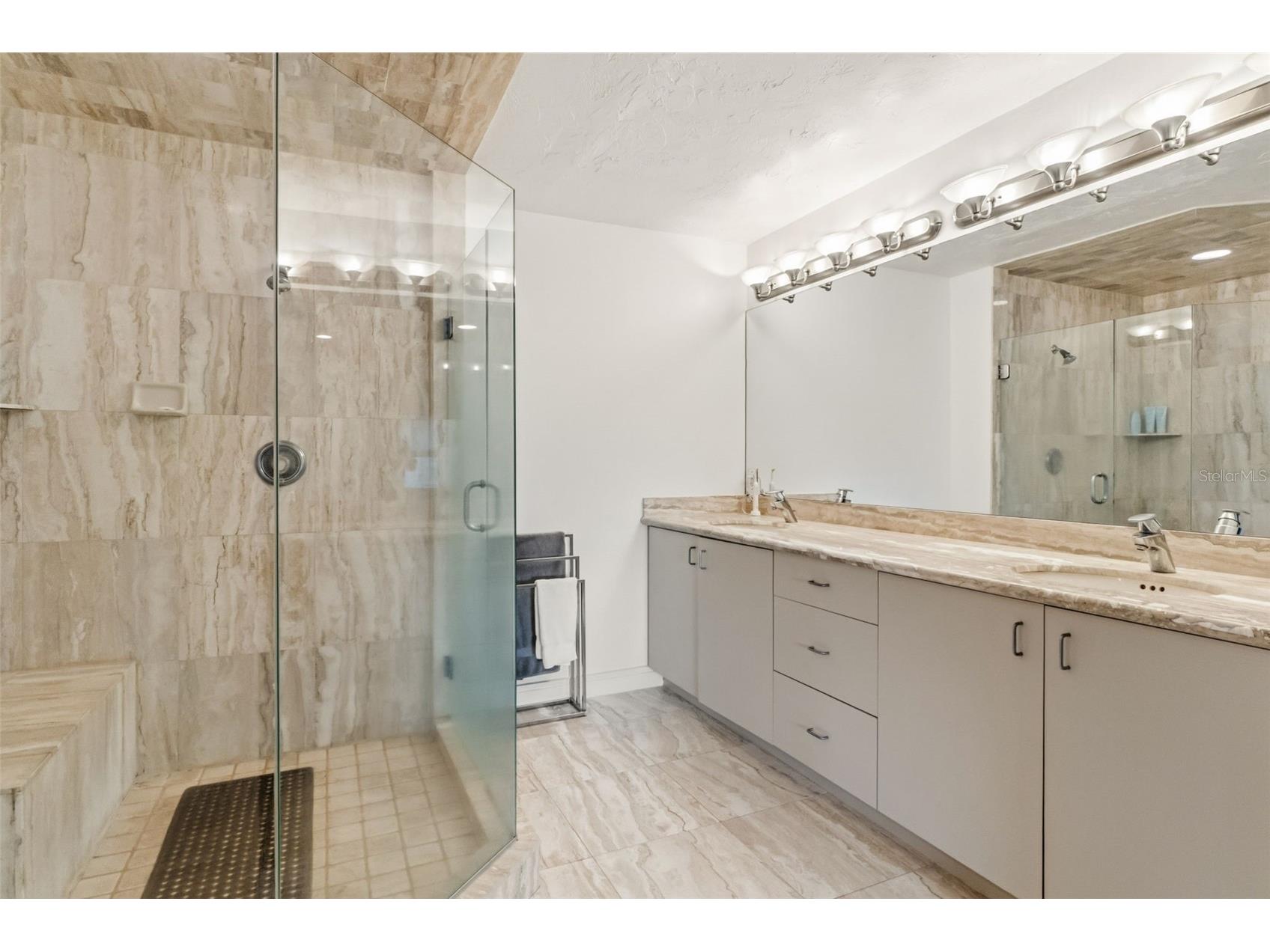 660 Golden Gate Point #61 Sarasota FL 34236 - SARASOTA BAY A4677999 image13