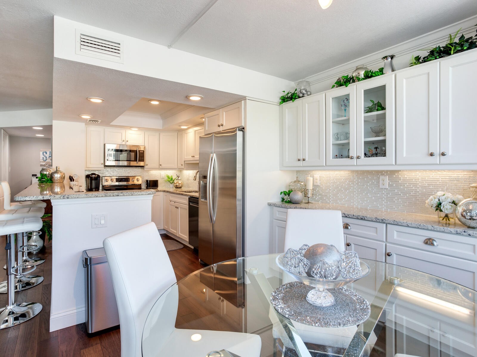 660 Island Way #202 Clearwater Beach FL 33767 - MANDALAY CHANNEL TB8488372 image10