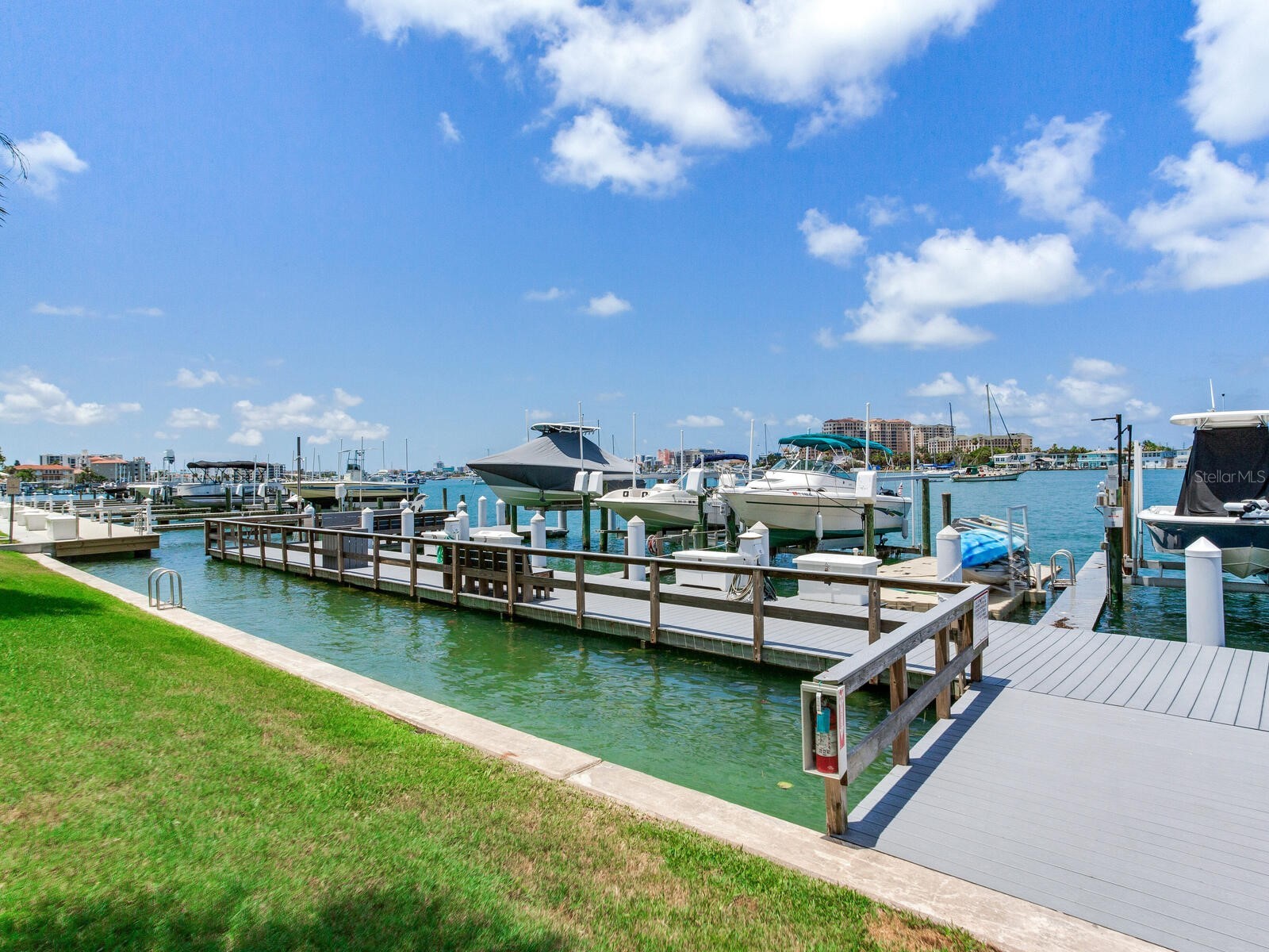 660 Island Way #202 Clearwater Beach FL 33767 - MANDALAY CHANNEL TB8488372 image2