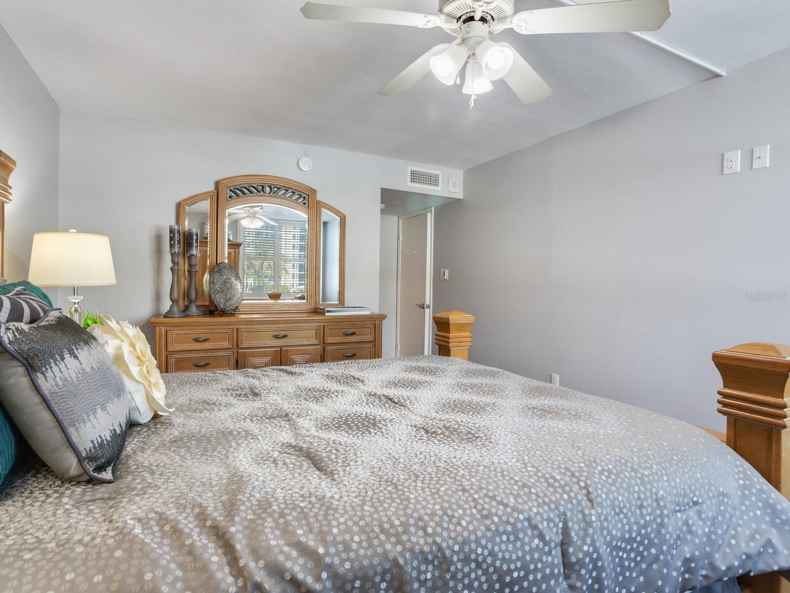 660 Island Way #202 Clearwater Beach FL 33767 - MANDALAY CHANNEL TB8488372 image33