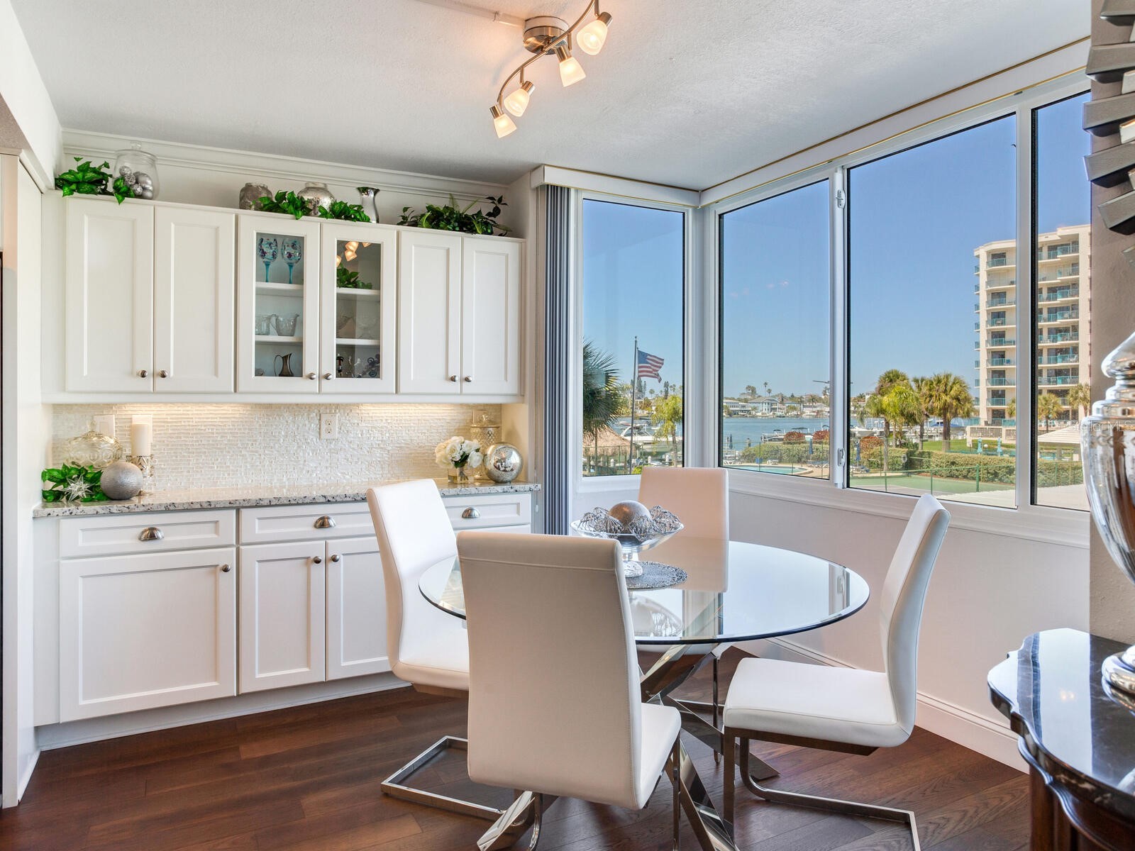 660 Island Way #202 Clearwater Beach FL 33767 - MANDALAY CHANNEL TB8488372 image4
