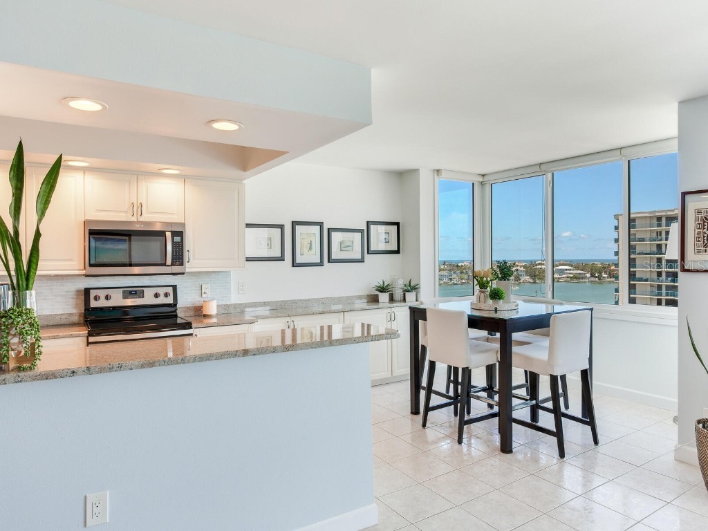 660 Island Way #703 Clearwater Beach FL 33767 TB8406202 image3
