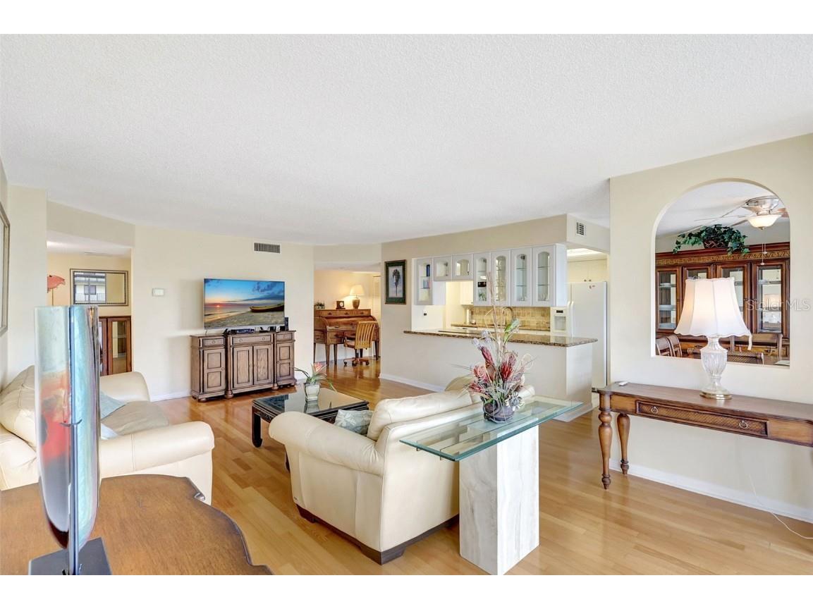 660 Island Way #708 Clearwater Beach FL 33767 - MANDALAY CHANNEL TB8415708 image8