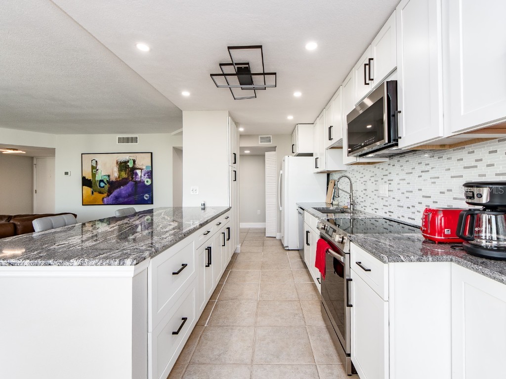 660 Island Way #901 Clearwater Beach FL 33767 TB8418596 image8