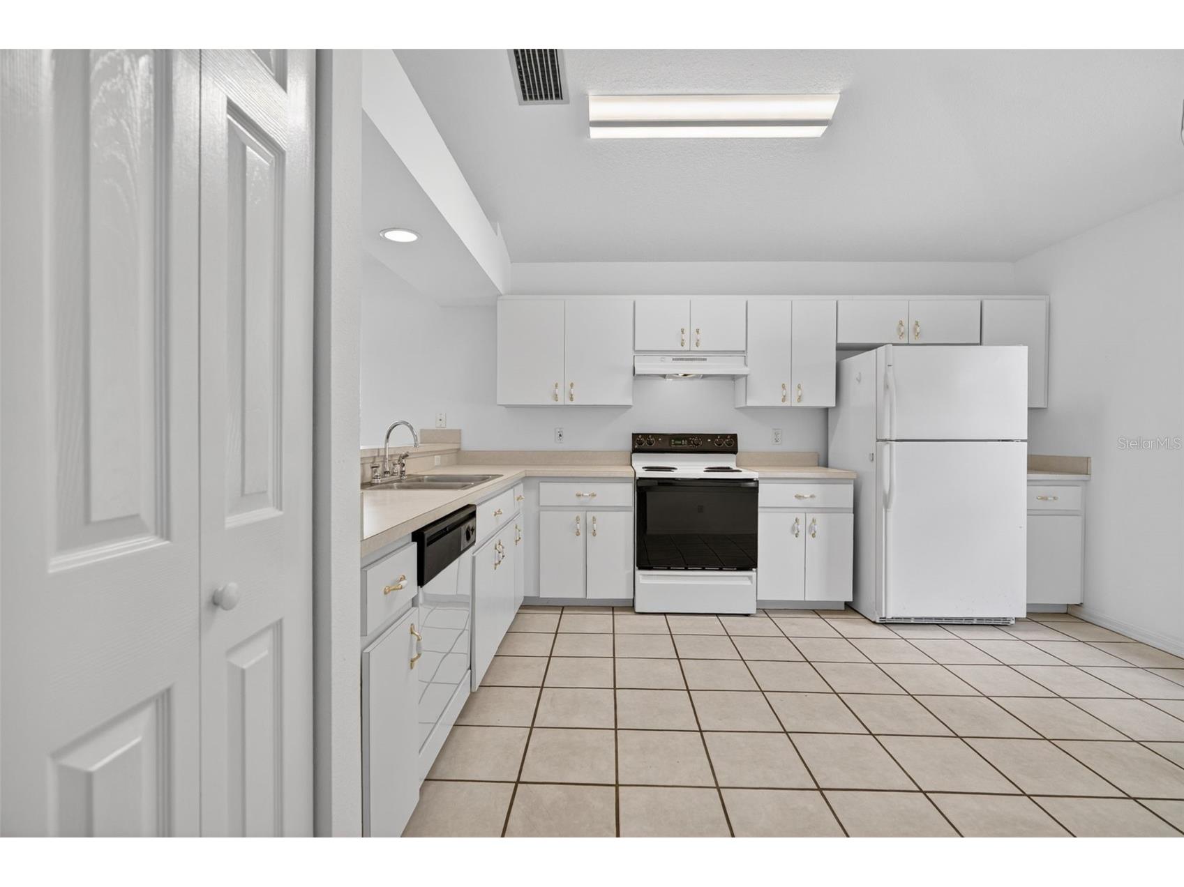 660 W Sunset Strip Drive Beverly Hills FL 34465 OM726354 image14