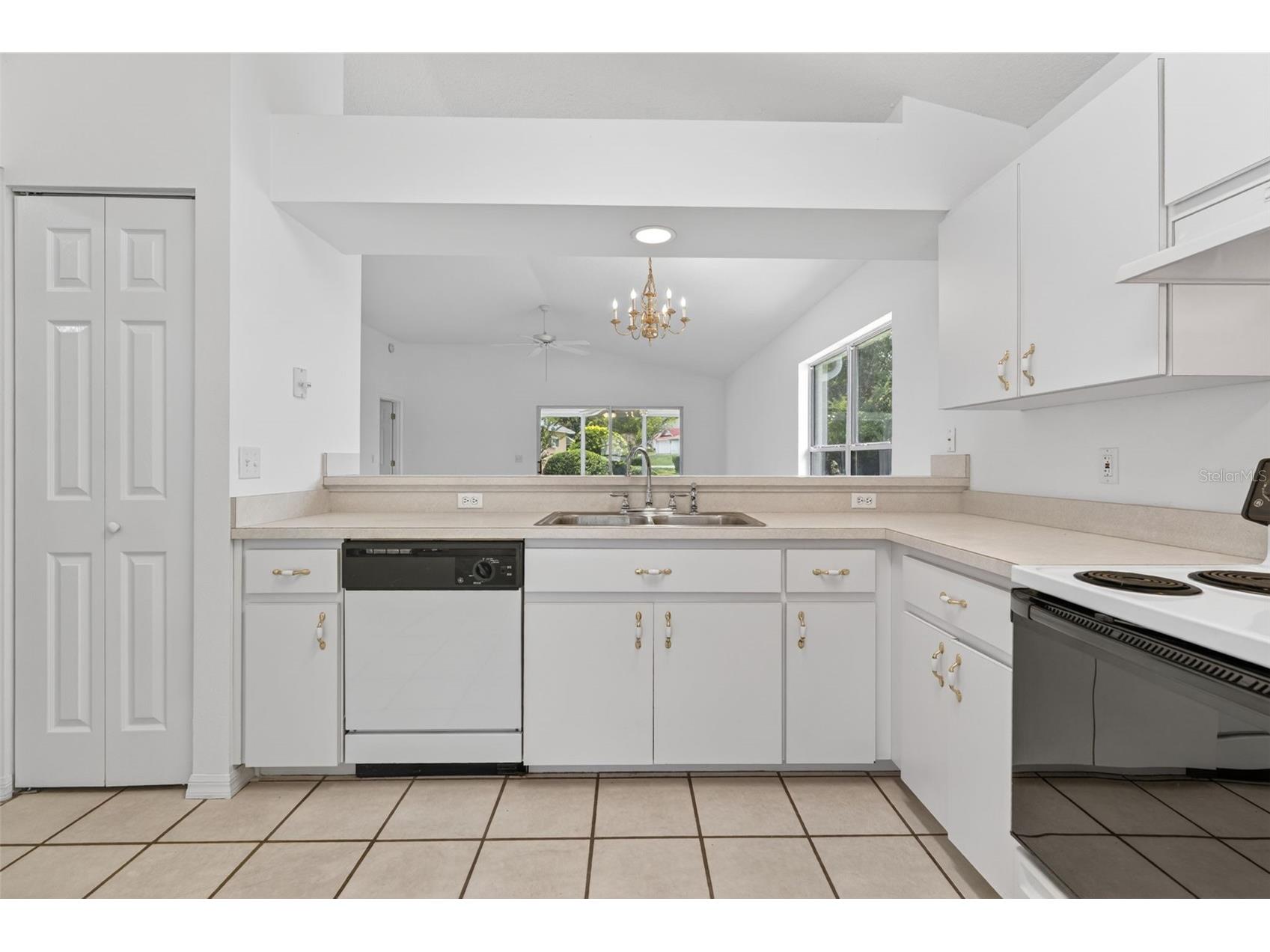 660 W Sunset Strip Drive Beverly Hills FL 34465 OM726354 image15