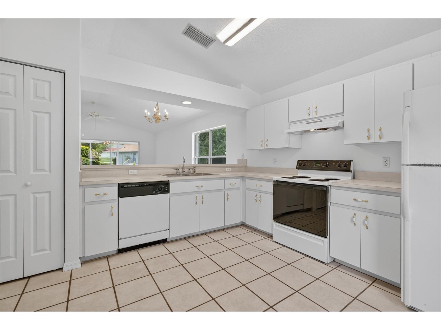 660 W Sunset Strip Drive Beverly Hills FL 34465 OM726354 image17