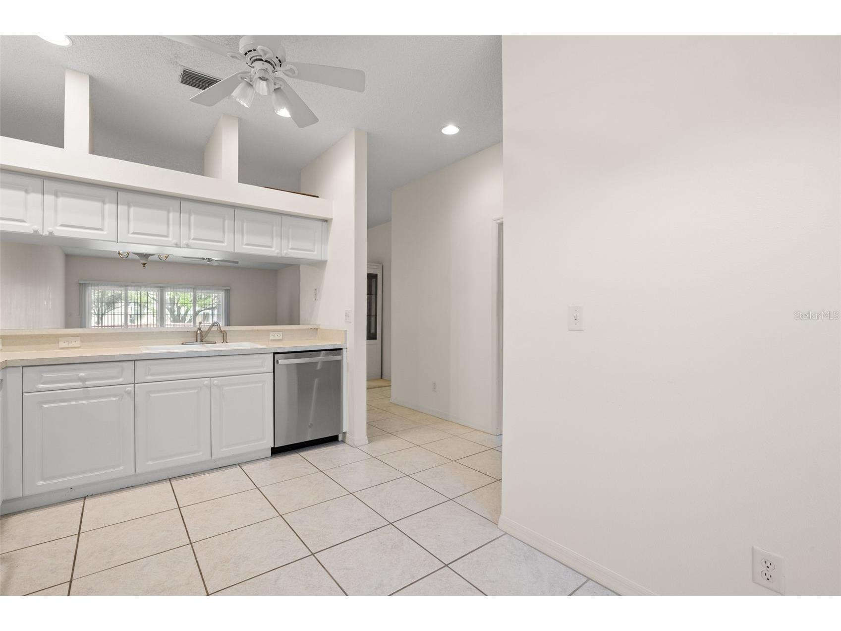 6600 100th Way N #24B Saint Petersburg FL 33708 TB8491609 image7