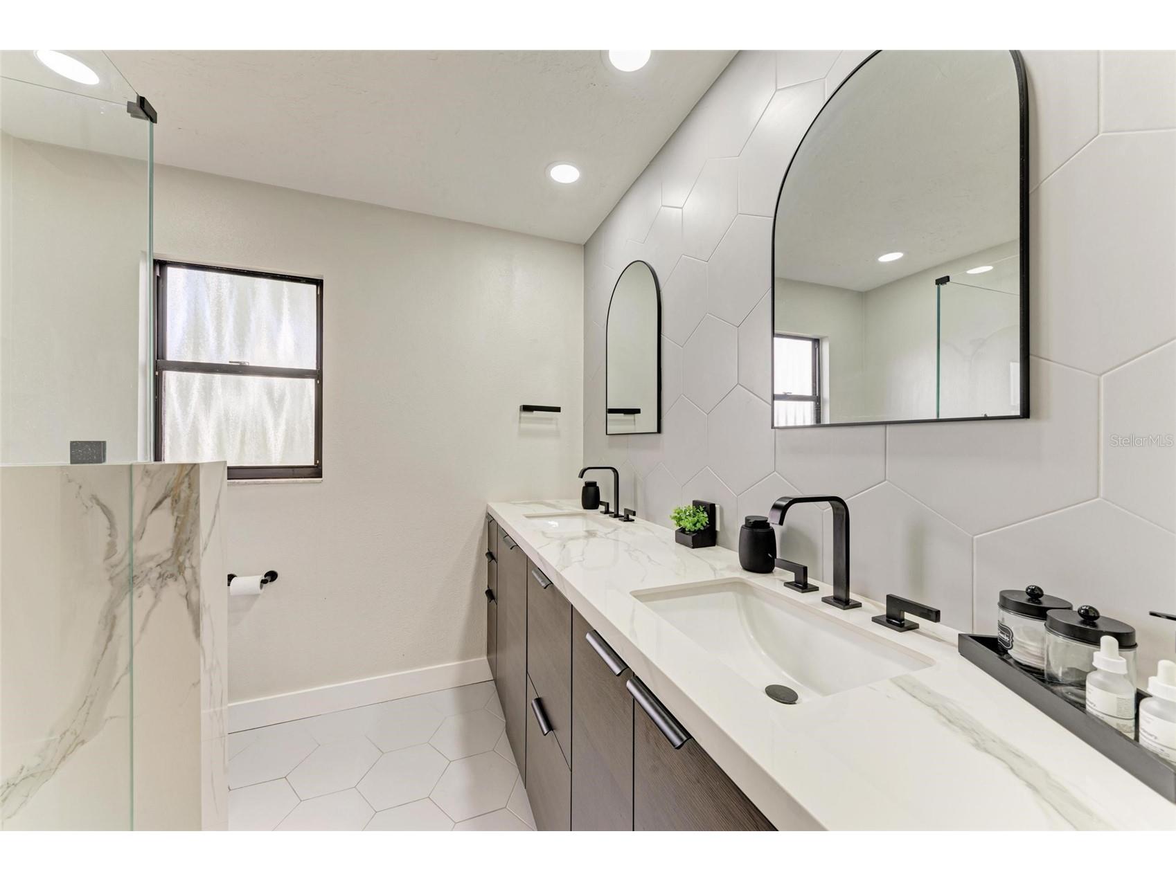 6601 Mauna Loa Boulevard Sarasota FL 34241 A4668351 image34